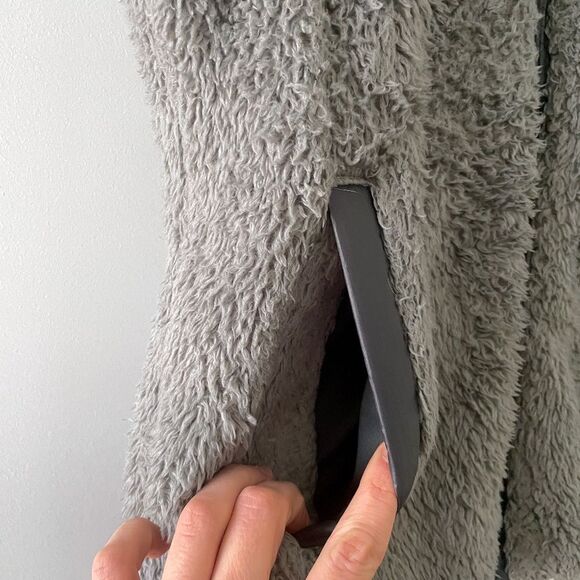 ❤️ Patagonia Women's Reversible Los Gatos Fleece Fuzzy Sherpa Vest Grey Medium - Picture 7 of 8